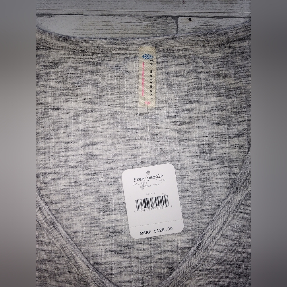 NWT Free People Movement Top, Women's Small - Picture 4 of 4